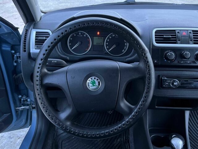 Серый Шкода Фабия, объемом двигателя 1.4 л и пробегом 201 тыс. км за 4500 $, фото 12 на Automoto.ua