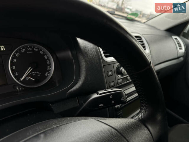 Серый Шкода Фабия, объемом двигателя 1.39 л и пробегом 224 тыс. км за 5800 $, фото 26 на Automoto.ua