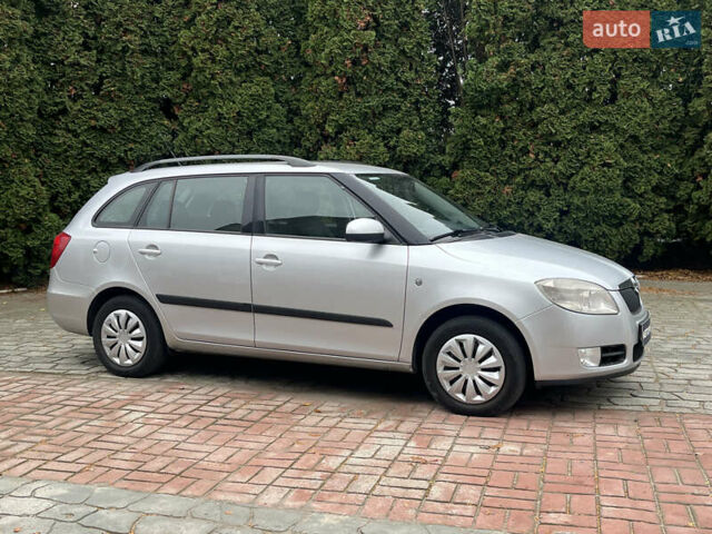 Сірий Шкода Фабія, об'ємом двигуна 1.6 л та пробігом 211 тис. км за 5500 $, фото 1 на Automoto.ua