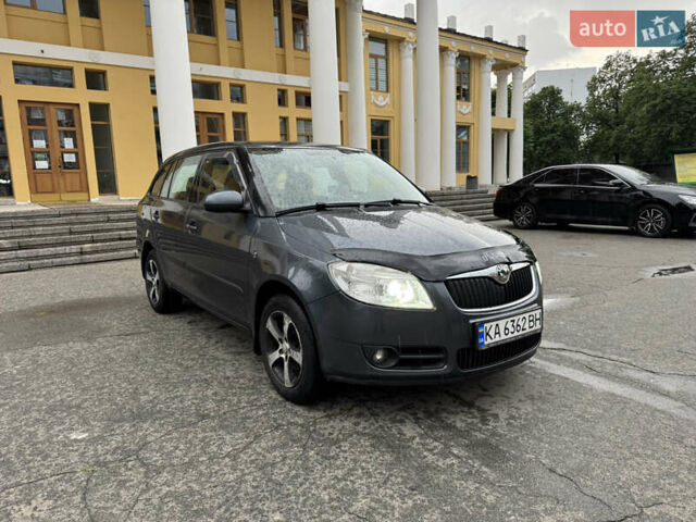 Серый Шкода Фабия, объемом двигателя 1.4 л и пробегом 207 тыс. км за 5900 $, фото 6 на Automoto.ua