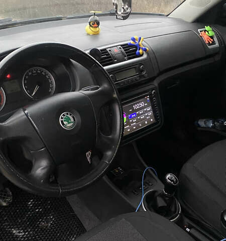 Серый Шкода Фабия, объемом двигателя 1.4 л и пробегом 395 тыс. км за 4200 $, фото 8 на Automoto.ua