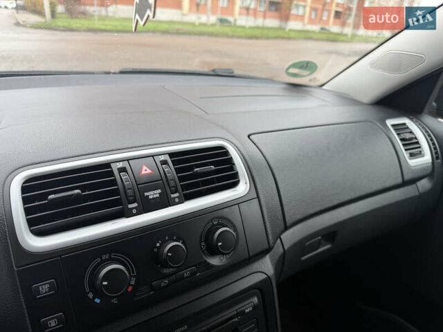 Сірий Шкода Фабія, об'ємом двигуна 1.6 л та пробігом 195 тис. км за 6500 $, фото 21 на Automoto.ua