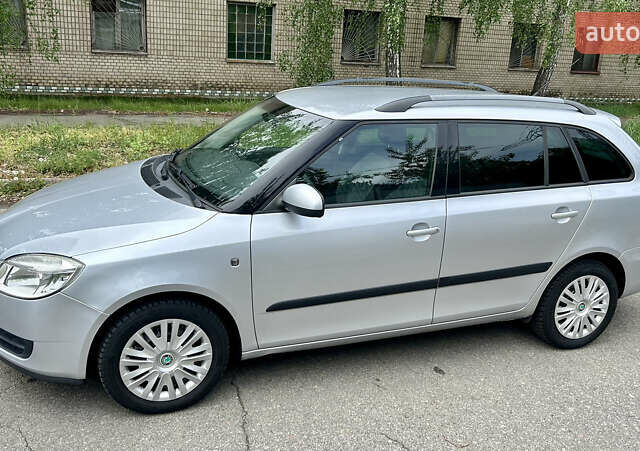 Серый Шкода Фабия, объемом двигателя 0 л и пробегом 230 тыс. км за 5499 $, фото 18 на Automoto.ua