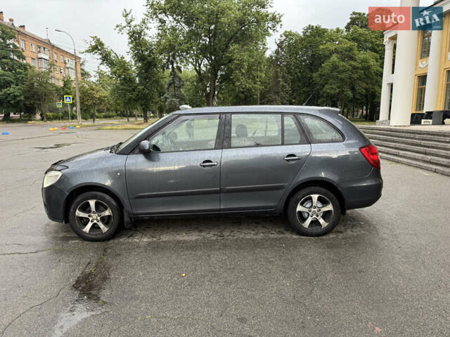 Серый Шкода Фабия, объемом двигателя 1.4 л и пробегом 207 тыс. км за 5900 $, фото 1 на Automoto.ua