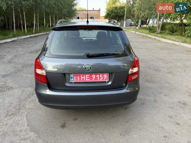 Сірий Шкода Фабія, об'ємом двигуна 1.6 л та пробігом 218 тис. км за 6100 $, фото 4 на Automoto.ua