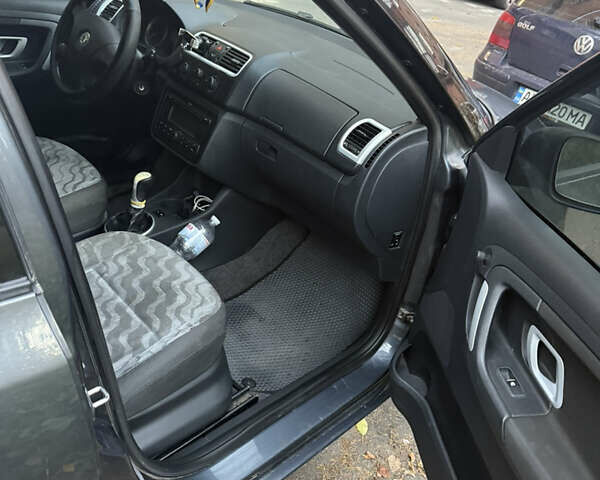 Серый Шкода Фабия, объемом двигателя 1.42 л и пробегом 340 тыс. км за 4299 $, фото 9 на Automoto.ua