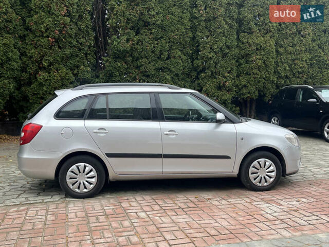Сірий Шкода Фабія, об'ємом двигуна 1.6 л та пробігом 211 тис. км за 5500 $, фото 2 на Automoto.ua