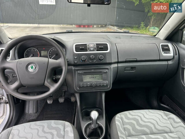 Серый Шкода Фабия, объемом двигателя 0 л и пробегом 230 тыс. км за 5499 $, фото 28 на Automoto.ua