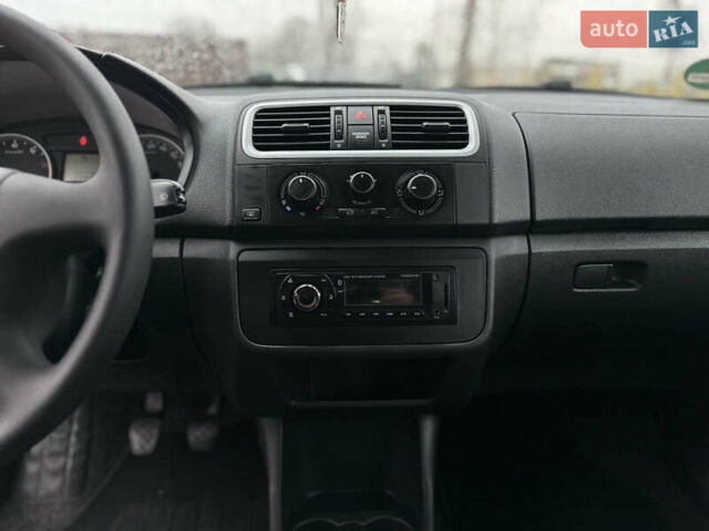 Сірий Шкода Фабія, об'ємом двигуна 1.39 л та пробігом 217 тис. км за 5700 $, фото 29 на Automoto.ua