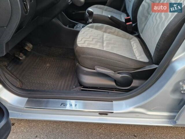 Серый Шкода Фабия, объемом двигателя 1.4 л и пробегом 147 тыс. км за 5600 $, фото 37 на Automoto.ua