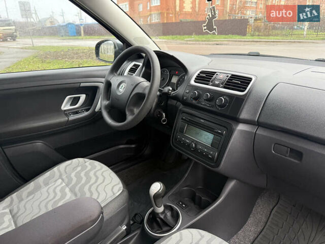 Сірий Шкода Фабія, об'ємом двигуна 1.6 л та пробігом 195 тис. км за 6500 $, фото 34 на Automoto.ua