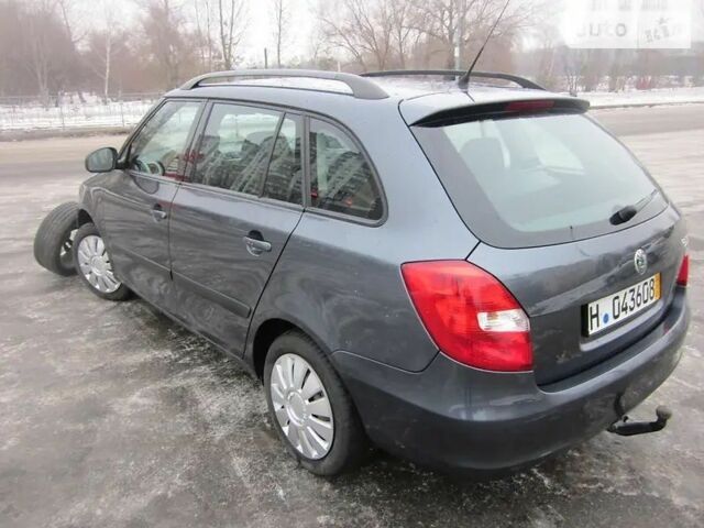 Серый Шкода Фабия, объемом двигателя 1.6 л и пробегом 180 тыс. км за 5700 $, фото 3 на Automoto.ua