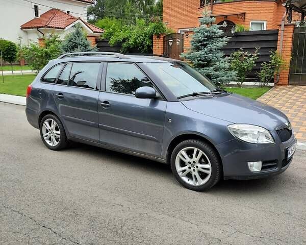 Серый Шкода Фабия, объемом двигателя 1.6 л и пробегом 180 тыс. км за 6500 $, фото 28 на Automoto.ua