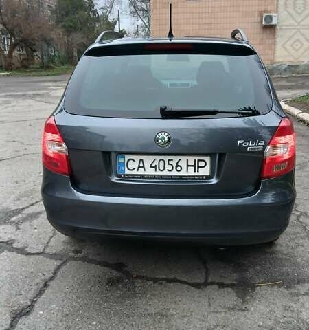 Серый Шкода Фабия, объемом двигателя 1.39 л и пробегом 232 тыс. км за 6500 $, фото 33 на Automoto.ua