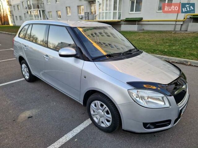 Серый Шкода Фабия, объемом двигателя 1.4 л и пробегом 147 тыс. км за 5600 $, фото 14 на Automoto.ua