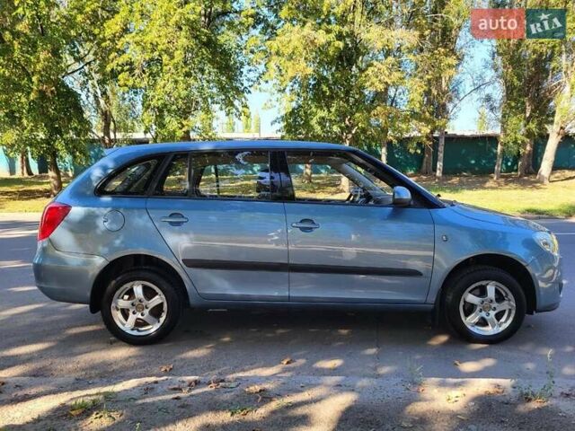 Серый Шкода Фабия, объемом двигателя 1.6 л и пробегом 237 тыс. км за 5850 $, фото 3 на Automoto.ua