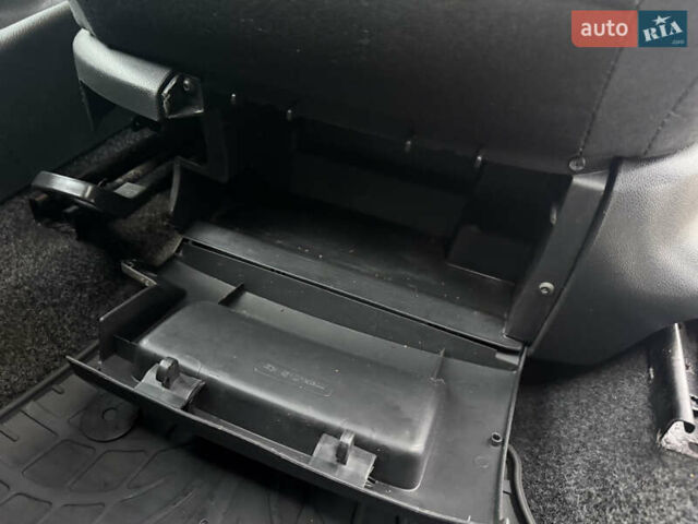 Сірий Шкода Фабія, об'ємом двигуна 1.6 л та пробігом 195 тис. км за 6500 $, фото 41 на Automoto.ua