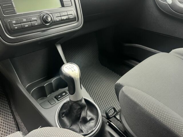 Серый Шкода Фабия, объемом двигателя 1.6 л и пробегом 211 тыс. км за 6800 $, фото 15 на Automoto.ua