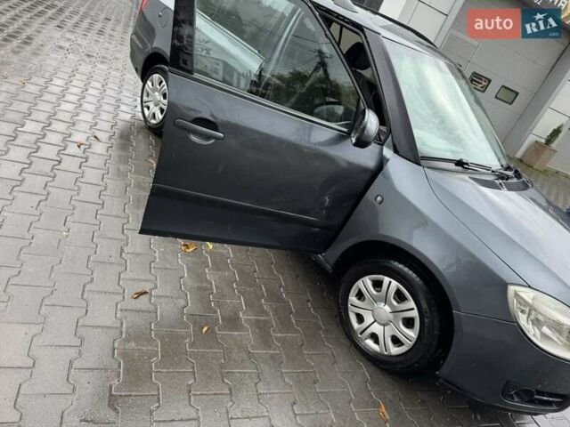 Сірий Шкода Фабія, об'ємом двигуна 1.39 л та пробігом 290 тис. км за 4650 $, фото 6 на Automoto.ua