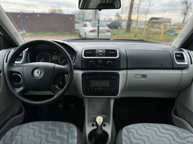 Сірий Шкода Фабія, об'ємом двигуна 1.4 л та пробігом 227 тис. км за 5500 $, фото 7 на Automoto.ua