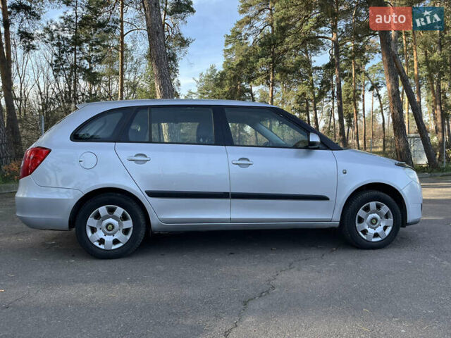 Сірий Шкода Фабія, об'ємом двигуна 1.6 л та пробігом 165 тис. км за 4600 $, фото 7 на Automoto.ua
