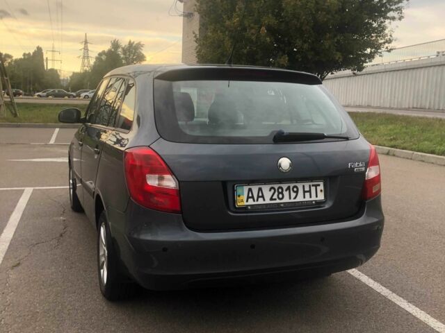 Серый Шкода Фабия, объемом двигателя 1.4 л и пробегом 255 тыс. км за 5850 $, фото 5 на Automoto.ua