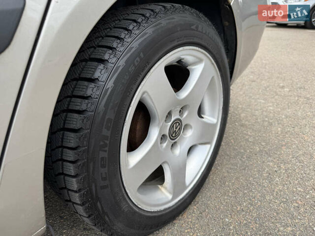 Серый Шкода Фабия, объемом двигателя 1.2 л и пробегом 162 тыс. км за 3990 $, фото 13 на Automoto.ua