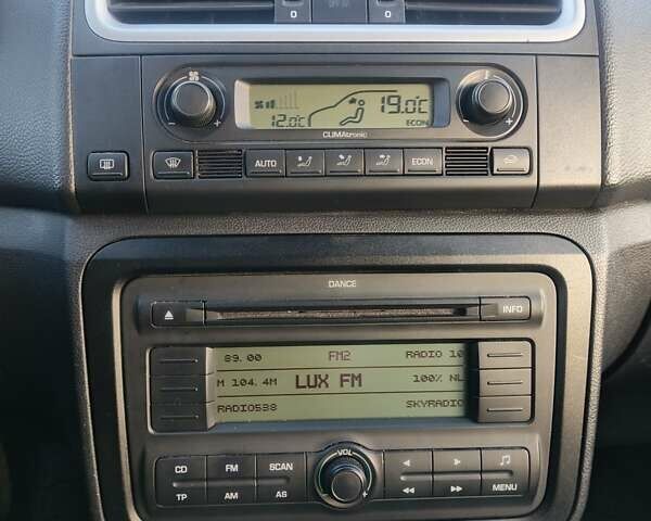 Сірий Шкода Фабія, об'ємом двигуна 1.6 л та пробігом 257 тис. км за 5899 $, фото 4 на Automoto.ua