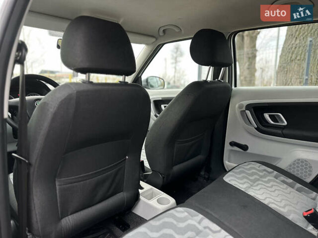 Сірий Шкода Фабія, об'ємом двигуна 1.39 л та пробігом 227 тис. км за 5500 $, фото 31 на Automoto.ua