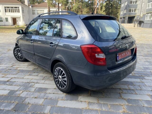 Сірий Шкода Фабія, об'ємом двигуна 1.4 л та пробігом 250 тис. км за 5500 $, фото 2 на Automoto.ua