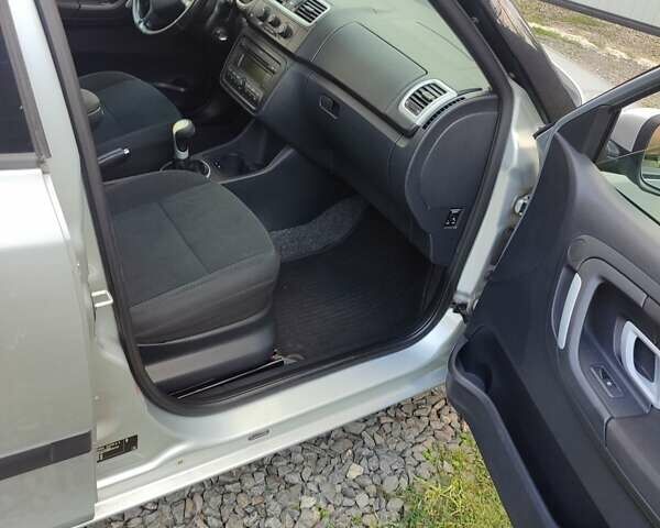 Сірий Шкода Фабія, об'ємом двигуна 1.42 л та пробігом 253 тис. км за 5100 $, фото 8 на Automoto.ua