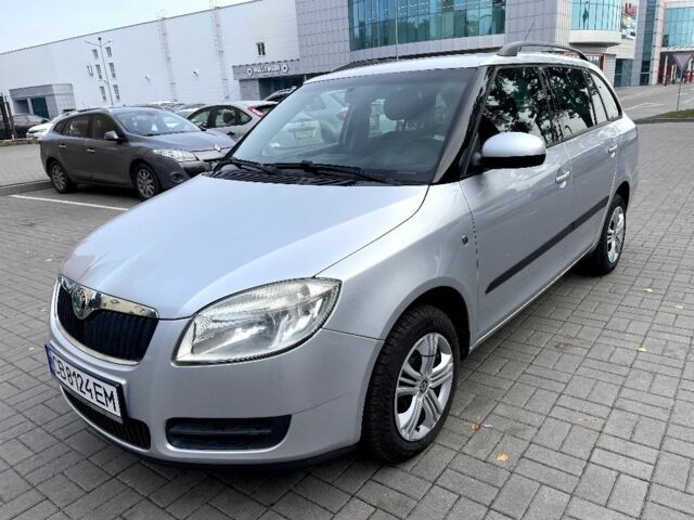 Серый Шкода Фабия, объемом двигателя 1.4 л и пробегом 262 тыс. км за 4700 $, фото 2 на Automoto.ua