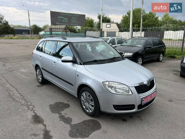 Шкода Фабия 2008 в Чернигове на Automoto.ua Серый Шкода Фабия, объемом двигателя 1.39 л и пробегом 240 тыс. км за 5600 $, фото 1 на Automoto.ua