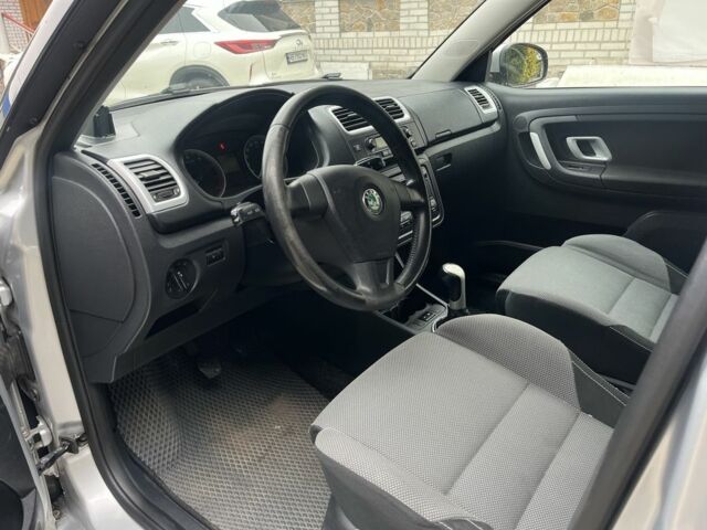 Серый Шкода Фабия, объемом двигателя 1.6 л и пробегом 211 тыс. км за 6800 $, фото 10 на Automoto.ua