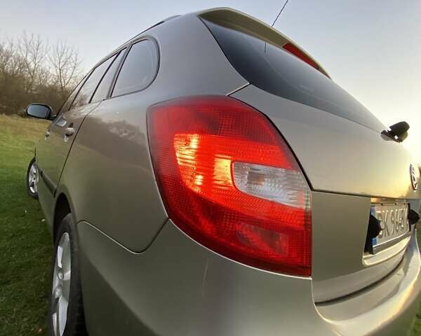 Серый Шкода Фабия, объемом двигателя 1.4 л и пробегом 310 тыс. км за 4200 $, фото 18 на Automoto.ua