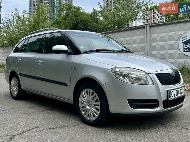 Серый Шкода Фабия, объемом двигателя 0 л и пробегом 230 тыс. км за 5499 $, фото 4 на Automoto.ua