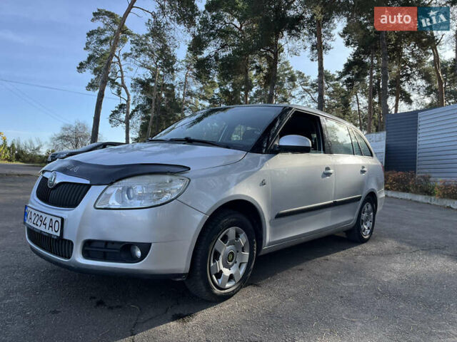 Сірий Шкода Фабія, об'ємом двигуна 1.6 л та пробігом 165 тис. км за 4600 $, фото 1 на Automoto.ua