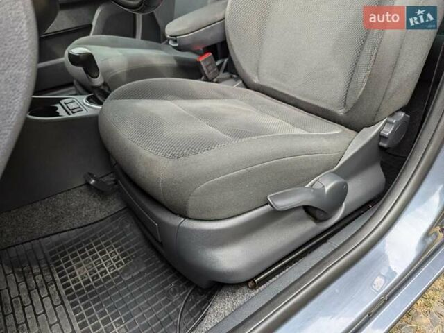 Шкода Фабия 2008 в Ровно на Automoto.ua Серый Шкода Фабия, объемом двигателя 1.39 л и пробегом 165 тыс. км за 6500 $, фото 13 на Automoto.ua