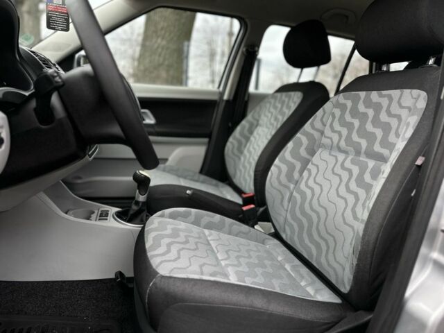 Сірий Шкода Фабія, об'ємом двигуна 1.4 л та пробігом 227 тис. км за 5500 $, фото 6 на Automoto.ua