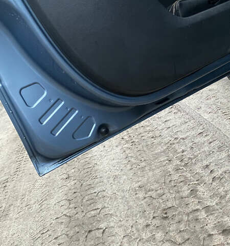 Серый Шкода Фабия, объемом двигателя 1.4 л и пробегом 395 тыс. км за 4200 $, фото 9 на Automoto.ua