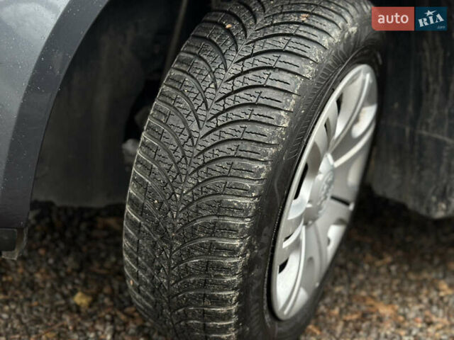 Сірий Шкода Фабія, об'ємом двигуна 1.39 л та пробігом 217 тис. км за 5700 $, фото 48 на Automoto.ua