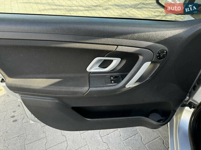 Серый Шкода Фабия, объемом двигателя 1.39 л и пробегом 232 тыс. км за 5399 $, фото 9 на Automoto.ua