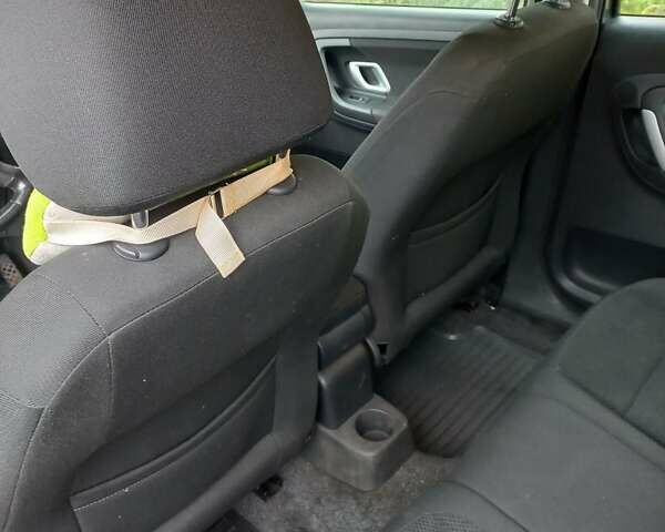 Сірий Шкода Фабія, об'ємом двигуна 1.39 л та пробігом 250 тис. км за 5300 $, фото 15 на Automoto.ua