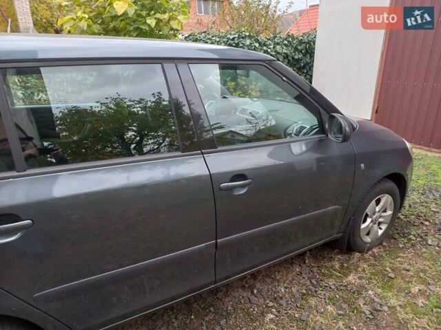 Сірий Шкода Фабія, об'ємом двигуна 1.39 л та пробігом 250 тис. км за 5300 $, фото 8 на Automoto.ua