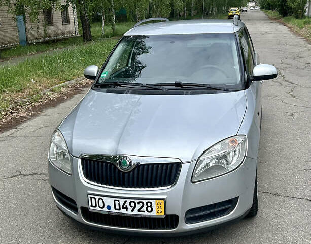 Серый Шкода Фабия, объемом двигателя 0 л и пробегом 230 тыс. км за 5499 $, фото 2 на Automoto.ua