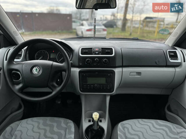 Сірий Шкода Фабія, об'ємом двигуна 1.39 л та пробігом 227 тис. км за 5500 $, фото 49 на Automoto.ua