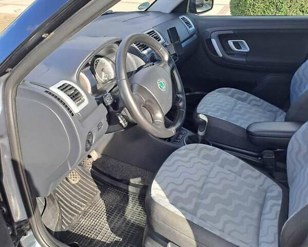 Сірий Шкода Фабія, об'ємом двигуна 1.4 л та пробігом 235 тис. км за 6000 $, фото 2 на Automoto.ua