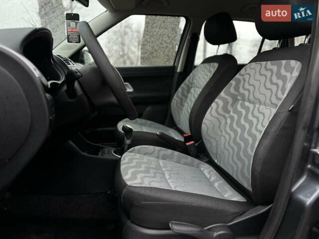 Сірий Шкода Фабія, об'ємом двигуна 1.39 л та пробігом 217 тис. км за 5700 $, фото 22 на Automoto.ua