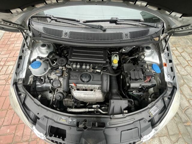 Серый Шкода Фабия, объемом двигателя 1.6 л и пробегом 211 тыс. км за 6800 $, фото 22 на Automoto.ua