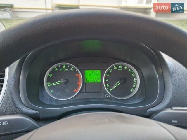 Серый Шкода Фабия, объемом двигателя 1.4 л и пробегом 147 тыс. км за 5600 $, фото 66 на Automoto.ua